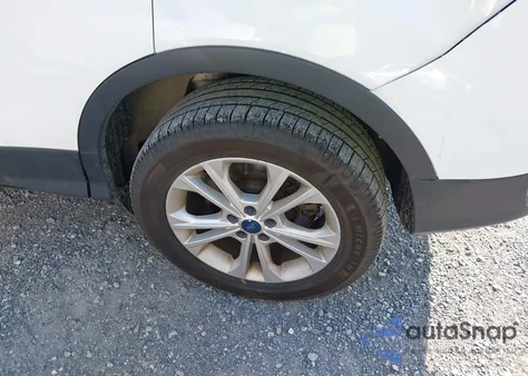 2017 Ford Escape S z USA, uszkodzony, nr VIN 1FMCU0F76HUB28054